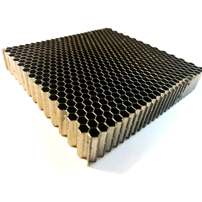 Système de ventilation de nid d'abeille ultra léger pour une ventilation supérieure et une résistance à la corrosion