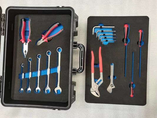 Kit d'outils non magnétiques non ferreux outils professionnels noirs et argentés conçus pour des tâches de maintenance de matériel sensible