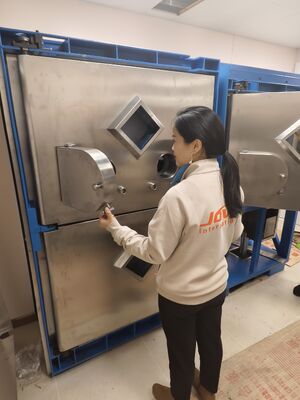 Cellule chaude à ventilation sous pression négative pour la protection contre les radiations nucléaires