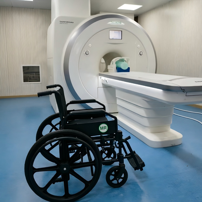 Fauteuil roulant non magnétique pliable avec une taille de siège de 460 mm et une conception sécurisée pour l'IRM pour les hôpitaux
