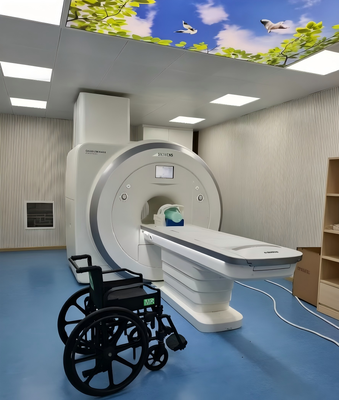 Chaise roulante pliable non magnétique de conception traditionnelle avec une capacité de charge de 100 kg pour l'IRM et l'utilisation médicale
