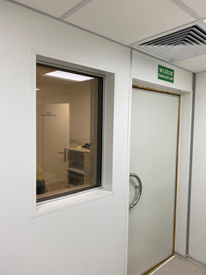 40°C à 85°C fenêtre à écran RF avec maillage en laiton et verre trempé de 5 mm pour l'installation de la salle RF IRM