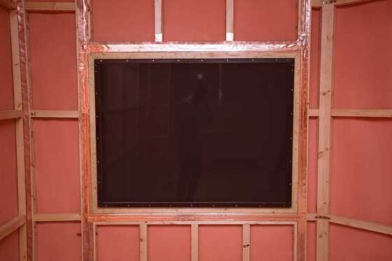 Tin Plating Surface Finish EMI Shielding Window with 60dB Noise Shielding and 1.5m X 1.2m Size for Sensitive Equipment Protection
