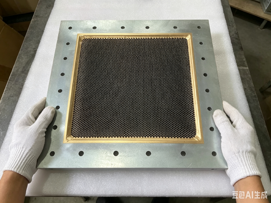 Haute Perméabilité à l'Air avec Atténuation EMI Grille Nid d'Abeille Guide d'Ondes Aérations en Largeur 300mm/600mm Avec Haute Résistance à la Corrosion