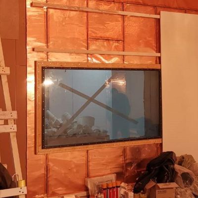 Fenêtre blindée RF 1200 x 900 mm avec une efficacité de blindage de 100 dB et un cadre en aluminium ou en acier inoxydable.
